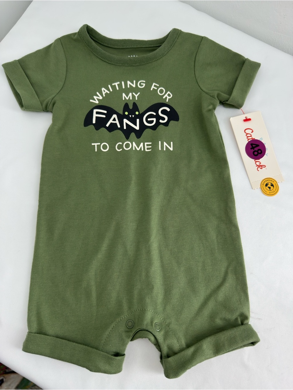Cat & Jack Halloween romper onesie bodysuit
Size 0-3 mos